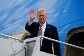 Vì sao Tổng thống Donald Trump bay ngược vào TPHCM trước khi ra Hà Nội? Vì sao Tổng thống Donald Trump bay ngược vào TPHCM trước khi ra Hà Nội?