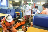 Ngạt khí gas, 3 ngư dân nguy kịch trên biển Ngạt khí gas, 3 ngư dân nguy kịch trên biển