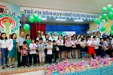 Mang “Xuân yêu thương” đến với các em có hoàn cảnh khó khăn Mang “Xuân yêu thương” đến với các em có hoàn cảnh khó khăn