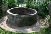 Ném vợ xuống giếng để phi tang Ném vợ xuống giếng để phi tang