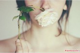 Bài thơ gây bão “Hôm nay tôi nhận hoa” làm nhiều chị em tỉnh ngộ Bài thơ gây bão “Hôm nay tôi nhận hoa” làm nhiều chị em tỉnh ngộ