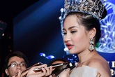 Cặp môi của Lê Âu Ngân Anh và sự xấu xí của đàn ông Việt Cặp môi của Lê Âu Ngân Anh và sự xấu xí của đàn ông Việt