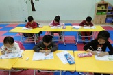 Ép con học trước vào lớp 1: Phụ huynh đang “hại” con? Ép con học trước vào lớp 1: Phụ huynh đang “hại” con?