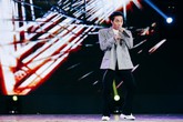 Sơn Tùng M-TP mặc trang phục đậm chất 'ông ngoại' lên sân khấu Sơn Tùng M-TP mặc trang phục đậm chất 'ông ngoại' lên sân khấu