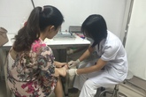 Mọc nốt “chỉ điểm” ung thư, ngỡ nốt ruồi thông thường Mọc nốt “chỉ điểm” ung thư, ngỡ nốt ruồi thông thường
