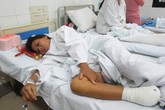 Xót xa người phụ nữ trụ cột của gia đình nghèo phải cắt bỏ bàn chân hoại tử Xót xa người phụ nữ trụ cột của gia đình nghèo phải cắt bỏ bàn chân hoại tử
