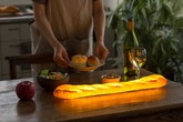 Đèn trang trí hình bánh mì: chiếc đèn độc đáo, lạ mắt cho chủ nhà cá tính Đèn trang trí hình bánh mì: chiếc đèn độc đáo, lạ mắt cho chủ nhà cá tính
