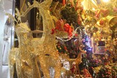 Thu chục triệu đồng/ngày nhờ bán đồ trang trí mùa Giáng sinh Thu chục triệu đồng/ngày nhờ bán đồ trang trí mùa Giáng sinh