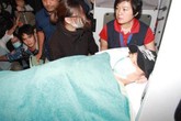 Lưu Đức Hoa vẫn bất động sau khi bị ngựa giẫm lên lưng Lưu Đức Hoa vẫn bất động sau khi bị ngựa giẫm lên lưng