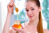Ít bà nội trợ biết cách nhận diện mật ong đã quá hạn sử dụng Ít bà nội trợ biết cách nhận diện mật ong đã quá hạn sử dụng