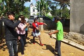 Vỡ òa ngày trở về sau 17 năm lưu lạc xứ người Vỡ òa ngày trở về sau 17 năm lưu lạc xứ người