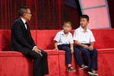 Hai anh em nhà nghèo được MC Lại Văn Sâm tặng 2 tháng lương hưu Hai anh em nhà nghèo được MC Lại Văn Sâm tặng 2 tháng lương hưu