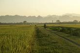 Thâm cung bí sử (104 - 2): Một đời sống nhờ đất Thâm cung bí sử (104 - 2): Một đời sống nhờ đất