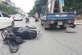Nam thanh niên đi xe SH bất ngờ tông trực diện xe tải Nam thanh niên đi xe SH bất ngờ tông trực diện xe tải