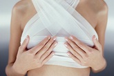 Những rủi ro bạn cần phải biết trước khi quyết định phẫu thuật nâng ngực Những rủi ro bạn cần phải biết trước khi quyết định phẫu thuật nâng ngực