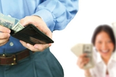 Chồng càng nộp nhiều lương cho vợ, gia đình càng hạnh phúc Chồng càng nộp nhiều lương cho vợ, gia đình càng hạnh phúc
