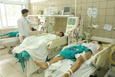Uống nửa lít rượu trắng mua ở Đan Phượng, người đàn ông bị mờ mắt, đau đầu, buồn nôn Uống nửa lít rượu trắng mua ở Đan Phượng, người đàn ông bị mờ mắt, đau đầu, buồn nôn
