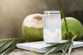 Uống nước dừa 1 tuần liền nhận sự thay đổi kỳ diệu của sức khỏe Uống nước dừa 1 tuần liền nhận sự thay đổi kỳ diệu của sức khỏe