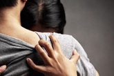 Ám ảnh khi bị chồng của bạn thân ngang nhiên sàm sỡ Ám ảnh khi bị chồng của bạn thân ngang nhiên sàm sỡ