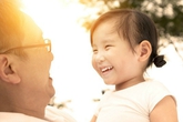 Chuyên gia nhi ở Anh: 'Trẻ không chịu chào người lớn là tốt' Chuyên gia nhi ở Anh: 'Trẻ không chịu chào người lớn là tốt'