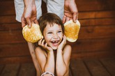 7 trò chơi phát huy những đức tính tốt ở trẻ mẹ nên biết 7 trò chơi phát huy những đức tính tốt ở trẻ mẹ nên biết