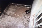 Chết thảm vì trèo lên tầng cao tặng nhẫn cho bạn gái Chết thảm vì trèo lên tầng cao tặng nhẫn cho bạn gái