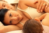 Đúc kết trào phúng của các đôi về 'chuyện ấy' sau khi có con Đúc kết trào phúng của các đôi về 'chuyện ấy' sau khi có con