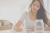 Phụ nữ cho đến khi 30 tuổi phải tích lũy được ít nhất chừng này tiền phòng khi có biến Phụ nữ cho đến khi 30 tuổi phải tích lũy được ít nhất chừng này tiền phòng khi có biến
