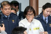 'Chạy trường' cho con, bạn thân cựu nữ Tổng thống Hàn lĩnh án tù 'Chạy trường' cho con, bạn thân cựu nữ Tổng thống Hàn lĩnh án tù