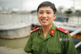 Gặp cậu lính cứu hoả suốt đêm chữa cháy ở cảng Sài Gòn: 5h30 sáng mình rời hiện trường để kịp 7h vào thi Lý Gặp cậu lính cứu hoả suốt đêm chữa cháy ở cảng Sài Gòn: 5h30 sáng mình rời hiện trường để kịp 7h vào thi Lý