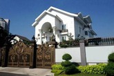 Siêu biệt thự của các nữ đại gia Việt khiến dinh thự của "đại gia ngã ngựa" Trầm Bê cũng phải lu mờ Siêu biệt thự của các nữ đại gia Việt khiến dinh thự của "đại gia ngã ngựa" Trầm Bê cũng phải lu mờ