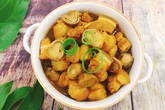 Hao cơm vì nấm rơm kho thịt ba chỉ Hao cơm vì nấm rơm kho thịt ba chỉ