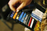 Sai lầm khi dùng thẻ tín dụng như ATM Sai lầm khi dùng thẻ tín dụng như ATM