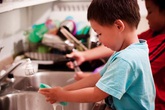 Mẹo dạy con kiếm tiền ngay từ bé mà không làm hỏng con Mẹo dạy con kiếm tiền ngay từ bé mà không làm hỏng con