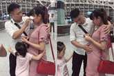 Vợ bầu 7 tháng khóc như mưa tiễn chồng đi lao động nước ngoài Vợ bầu 7 tháng khóc như mưa tiễn chồng đi lao động nước ngoài