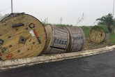 Băng cướp đi ôtô, trói bảo vệ cướp tài sản 2,5 tỷ ở Sài Gòn Băng cướp đi ôtô, trói bảo vệ cướp tài sản 2,5 tỷ ở Sài Gòn