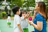 5 câu dạy trẻ tự lập của giáo viên dạy Montessori mà bố mẹ nên học hỏi 5 câu dạy trẻ tự lập của giáo viên dạy Montessori mà bố mẹ nên học hỏi