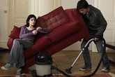 Mới cưới 2 tuần, vợ đòi ly dị vì chồng tranh làm hết việc nhà Mới cưới 2 tuần, vợ đòi ly dị vì chồng tranh làm hết việc nhà
