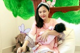 Vân Trang: 'Tôi khóc nhiều hơn từ khi sinh con' Vân Trang: 'Tôi khóc nhiều hơn từ khi sinh con'