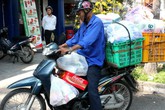 Tăng phí gấp ba, shipper vẫn chối khách vì quá tải Tăng phí gấp ba, shipper vẫn chối khách vì quá tải