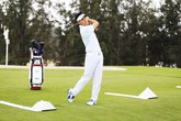 Chuyên gia Nhật chăm sóc cột sống miễn phí cho golfer tại FLC Golf Championship 2017 Chuyên gia Nhật chăm sóc cột sống miễn phí cho golfer tại FLC Golf Championship 2017