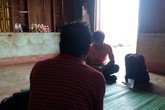 Vụ bé 14 tuổi tố bị 5 thanh niên 'quan hệ': Nước mắt của người cha Vụ bé 14 tuổi tố bị 5 thanh niên 'quan hệ': Nước mắt của người cha
