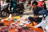 Thịt heo 100.000 đồng 3 kg bán khắp Sài Gòn Thịt heo 100.000 đồng 3 kg bán khắp Sài Gòn