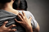 Hoặc ly hôn hoặc cho người tình đến ở cùng nhà Hoặc ly hôn hoặc cho người tình đến ở cùng nhà