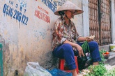 Tiểu thương ngoại tỉnh lo mất việc khi chợ cóc bị dẹp Tiểu thương ngoại tỉnh lo mất việc khi chợ cóc bị dẹp
