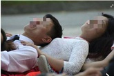 Những bức ảnh kỷ yếu gây tranh cãi cộng đồng mạng Những bức ảnh kỷ yếu gây tranh cãi cộng đồng mạng