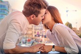10 sự thật "điên rồ" về nụ hôn đối với sức khỏe 10 sự thật "điên rồ" về nụ hôn đối với sức khỏe