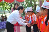 EVN Hà Nội tiếp bước học sinh đến trường EVN Hà Nội tiếp bước học sinh đến trường