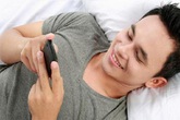 Phát hoảng thấy tin nhắn chồng xưng trẫm, gọi gái lạ là hoàng hậu Phát hoảng thấy tin nhắn chồng xưng trẫm, gọi gái lạ là hoàng hậu
