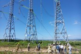 Ứng dụng công nghệ vệ sinh cách điện hotline đường dây 220 kV Ứng dụng công nghệ vệ sinh cách điện hotline đường dây 220 kV
